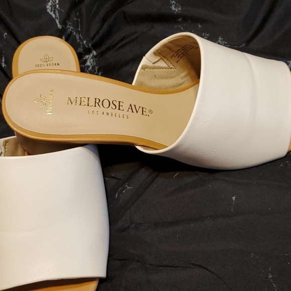 White 100%vegan slide - Picture 4 of 4